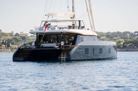 Image of HALCYON yacht #12