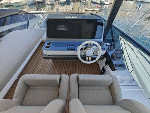 Image of ARAGREV 4 yacht #3