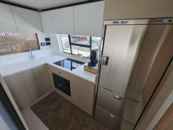 Image of ARAGREV 4 yacht #5