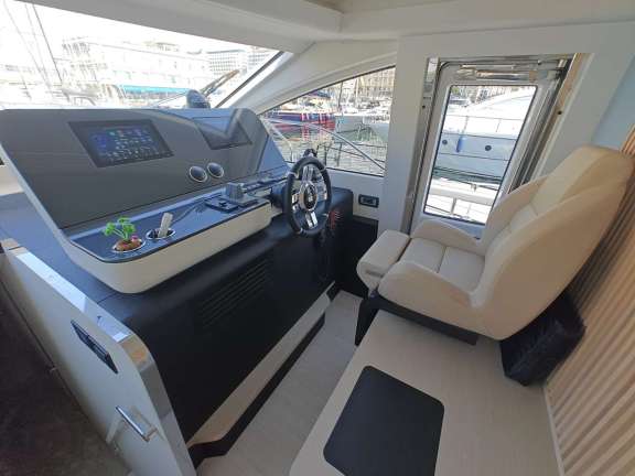 Image of ARAGREV 4 yacht #8