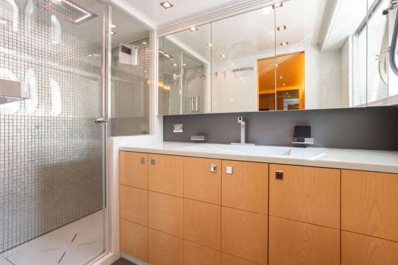 master cabin bathroom