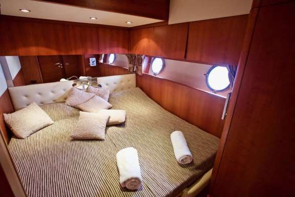 Image of LUTETIA yacht #17