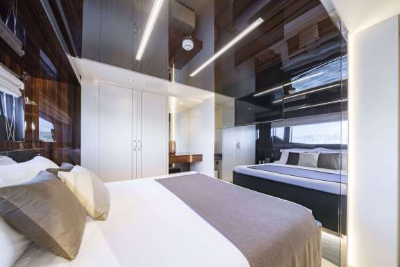 ELYSIUM I - aft deck