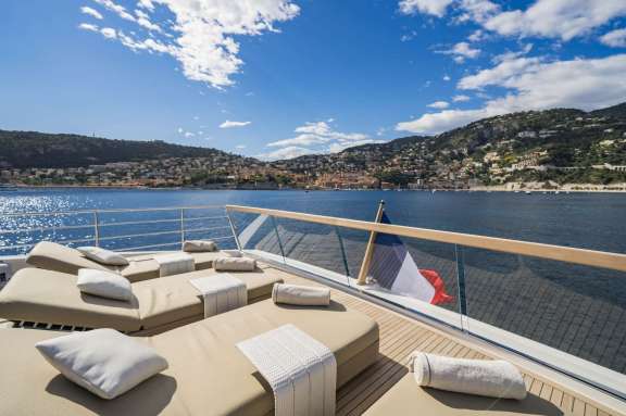 SALT - Flybridge - 2019