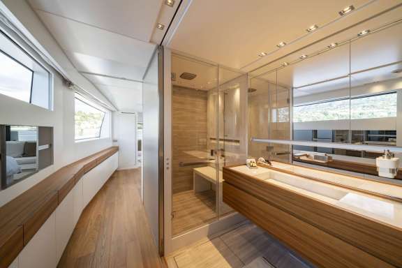 SALT - Master stateroom - 2019