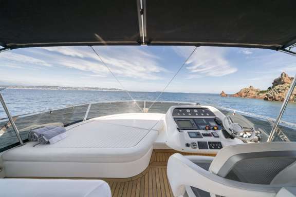 LAZY P - Fly deck/sunpads