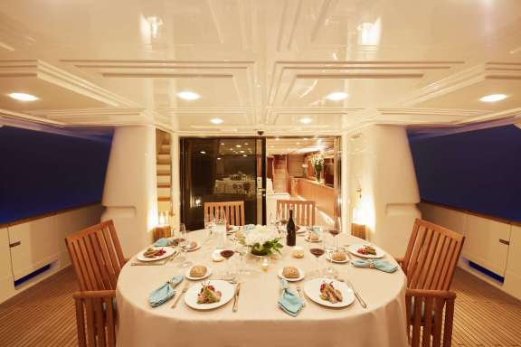 Upper Deck Dining