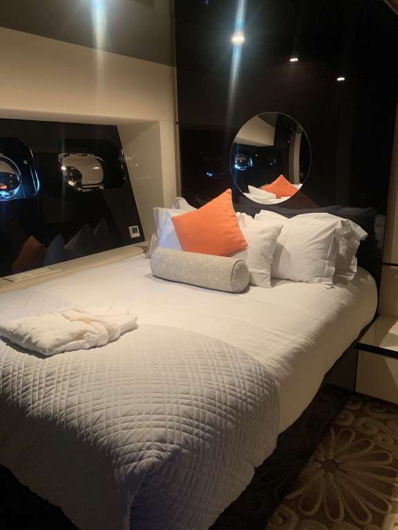 Guest double cabin