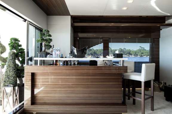 Bar main saloon/aft deck