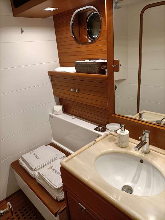Vip cabin bathroom