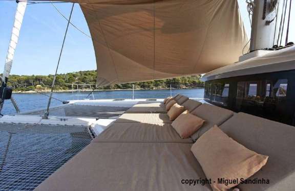 Cockpit - Sun bath area