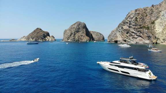 Image of E3 yacht #17