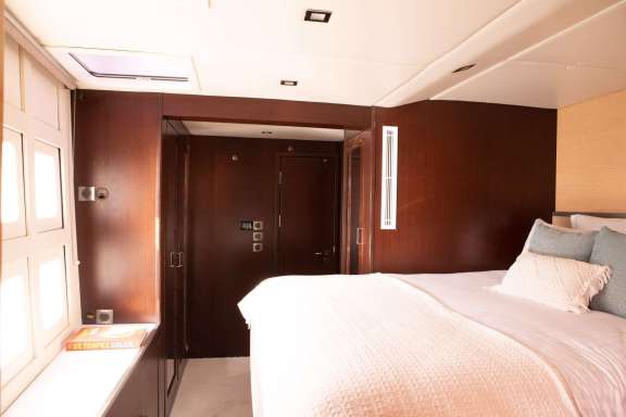 Image of Seazen II yacht #17