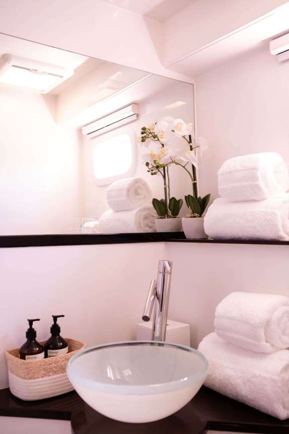 Image of Seazen II yacht #18