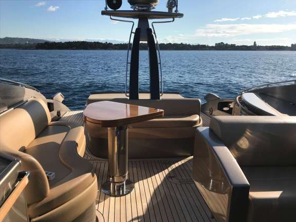 Image of Yolo yacht #3