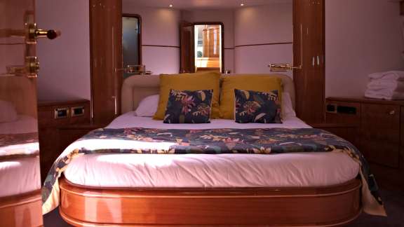 Image of Joia V yacht #5