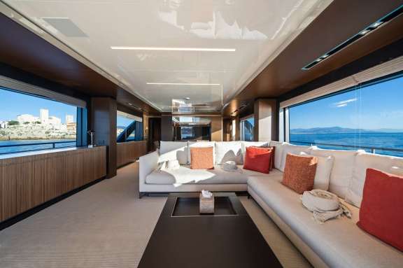 MAXIMUS - Main salon - 2024