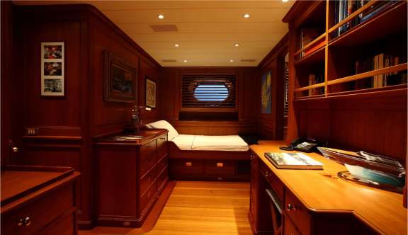 Image of HERITAGE M yacht #6