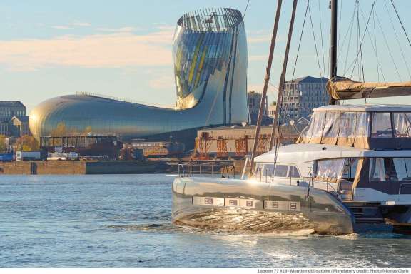 Kajikia flybridge other view