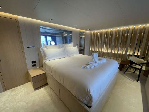 Image of FERRETTI 881 RPH yacht #6