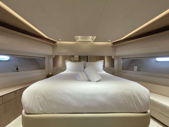 Image of FERRETTI 881 RPH yacht #7