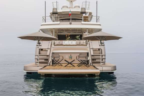Image of YVONNE yacht #5