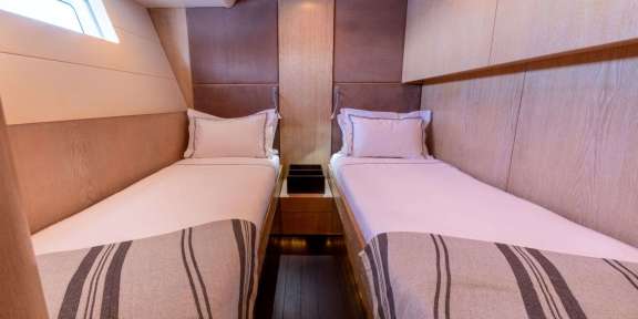 Image of YCH2 yacht #8