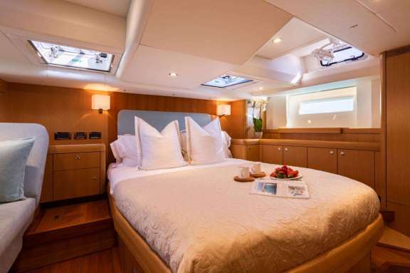 Image of MELLIVORA yacht #6