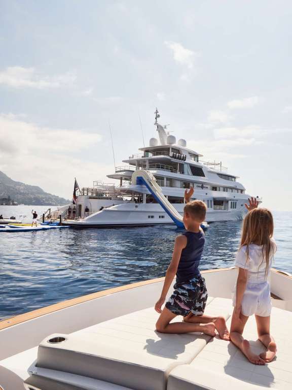 Coral Ocean - At Anchor