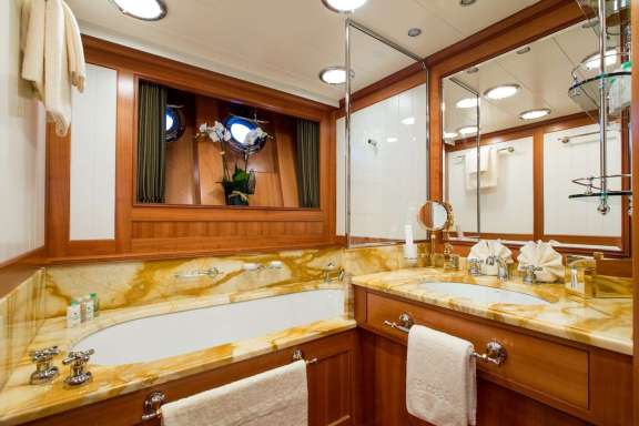 Image of ELLEN yacht #9