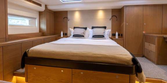 Image of CHAMPAGNE HIPPY yacht #11