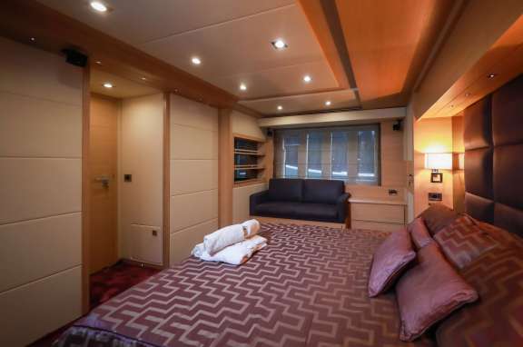 Image of FOREVER ROSANNA yacht #13