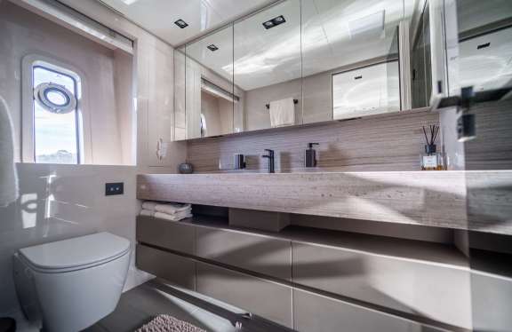 Double Cabin Bathroom