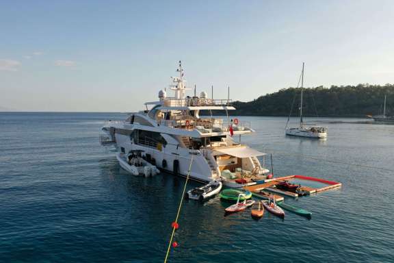 Image of LOVE T yacht #10