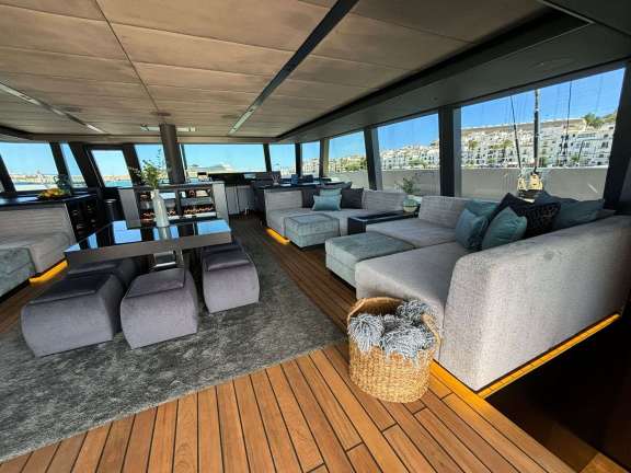 SALON AFT VIEW
