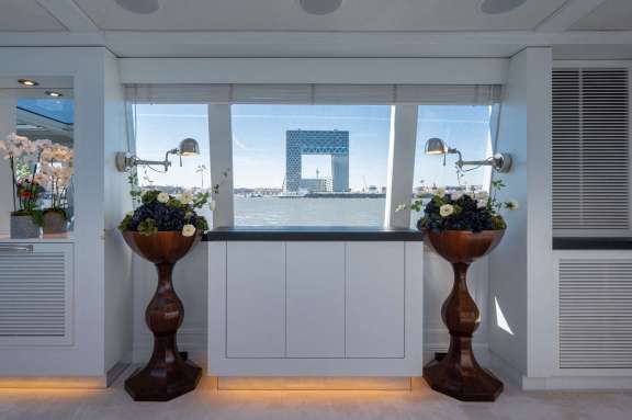 Image of Wonderland yacht #11