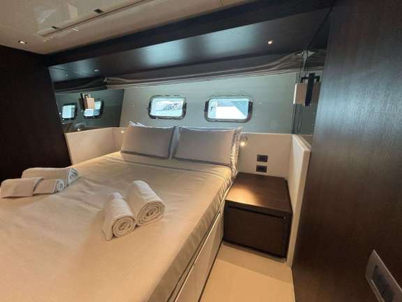 Image of QUEEN MARTINA yacht #12