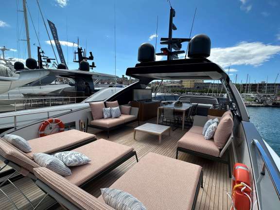 Image of QUEEN MARTINA yacht #14