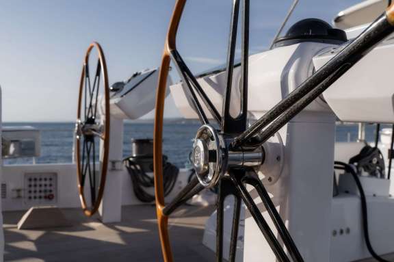 Image of L HIPPOCAMPE yacht #11