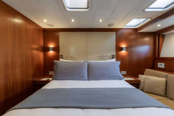 Image of L HIPPOCAMPE yacht #9