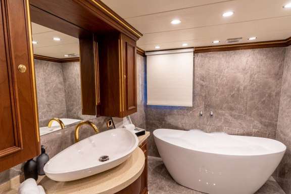 IRAMA - 2024 - VIP Stateroom - Bath