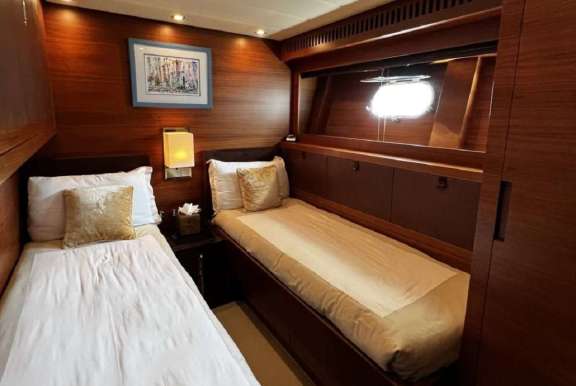 ECLAT - Double cabin (2024)