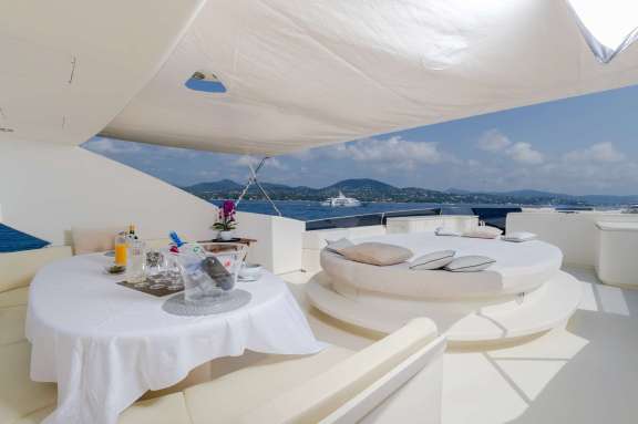 BEIJA FLORE - Twin #1 (2024)