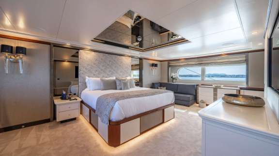 TITIAN PEARL - Master Cabin - 2024