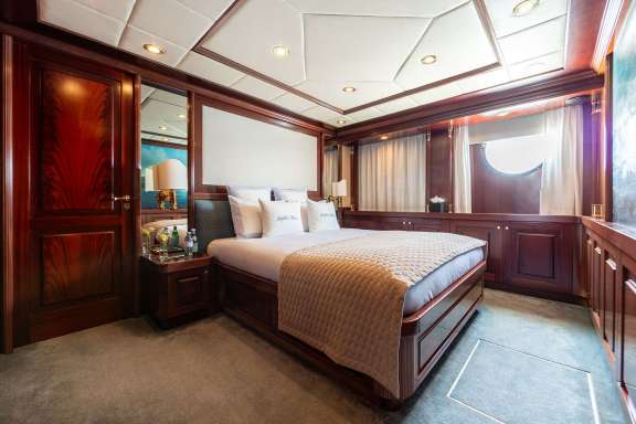 Image of SOPHIE BLUE yacht #18