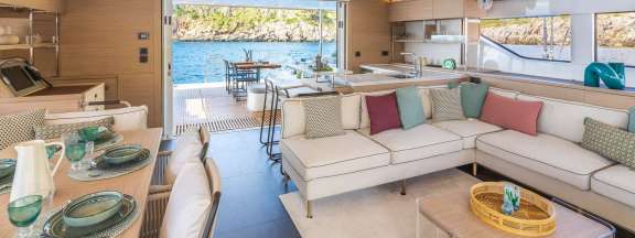 Lagoon 60 - Main Salon