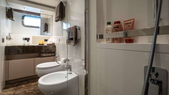 Master cabin bathroom