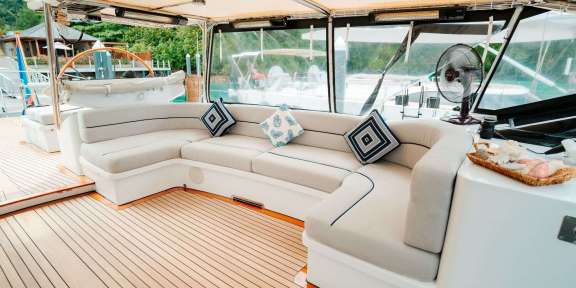 THANDEKA - Cockpit Seating