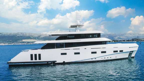 Image of RENATA yacht #4