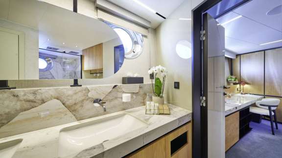 Image of MARALLURE yacht #16